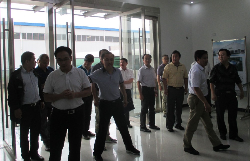 District Mayor Yan Shugao, Deputy District Mayor Liu Fangping, District Committee Standing Committee Member Cheng Peiyi and others inspected the national high-tech enterprise 